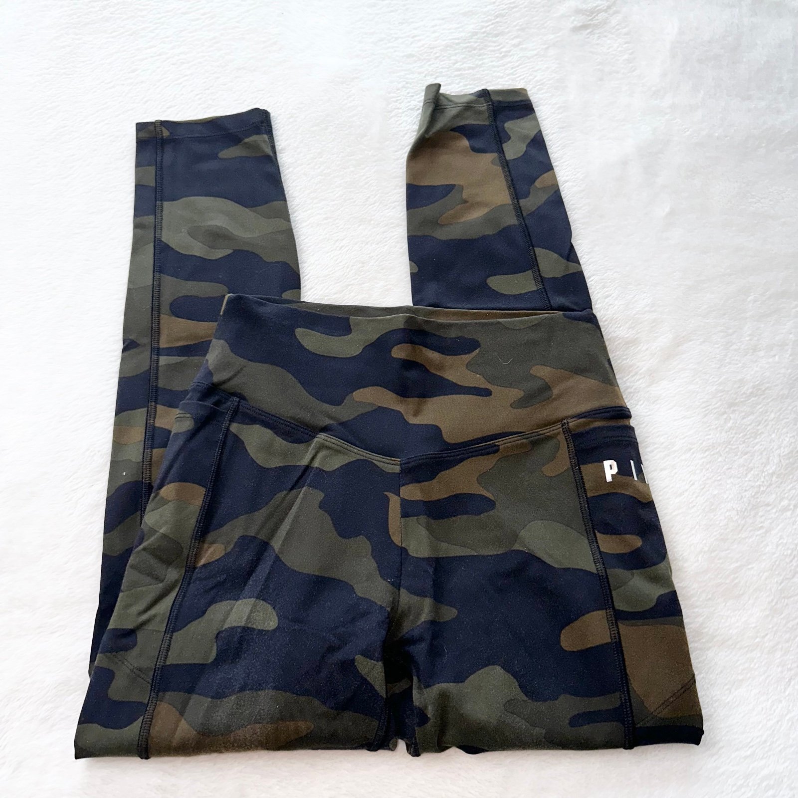 Victoria’s Secret PINK Ultimate Camo Leggings!