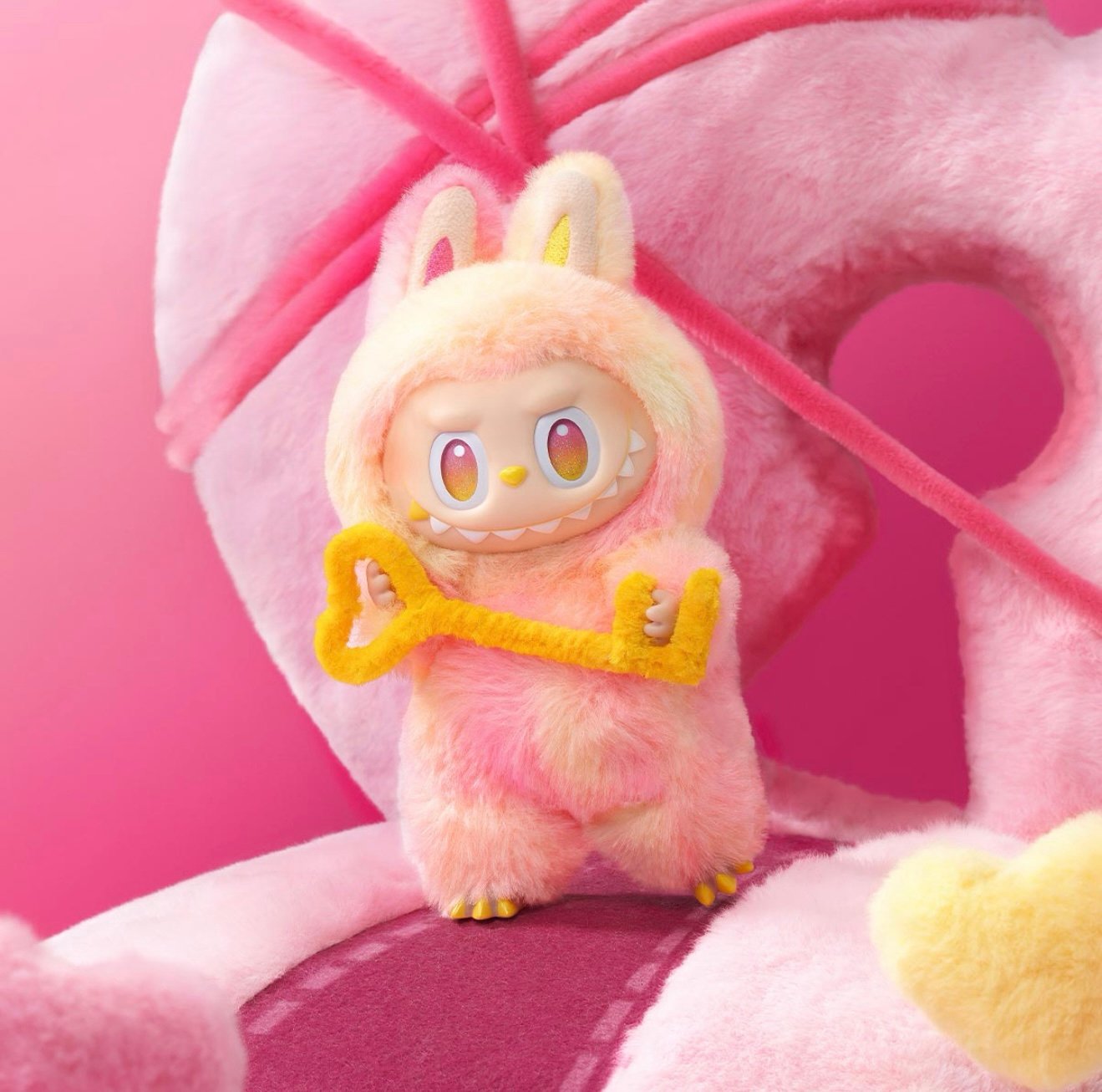The Monsters Big into Energy Series Pendant Plush - LOYALTY