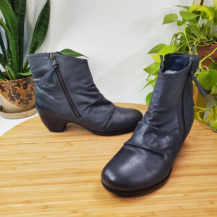 Blue kickers deals boots