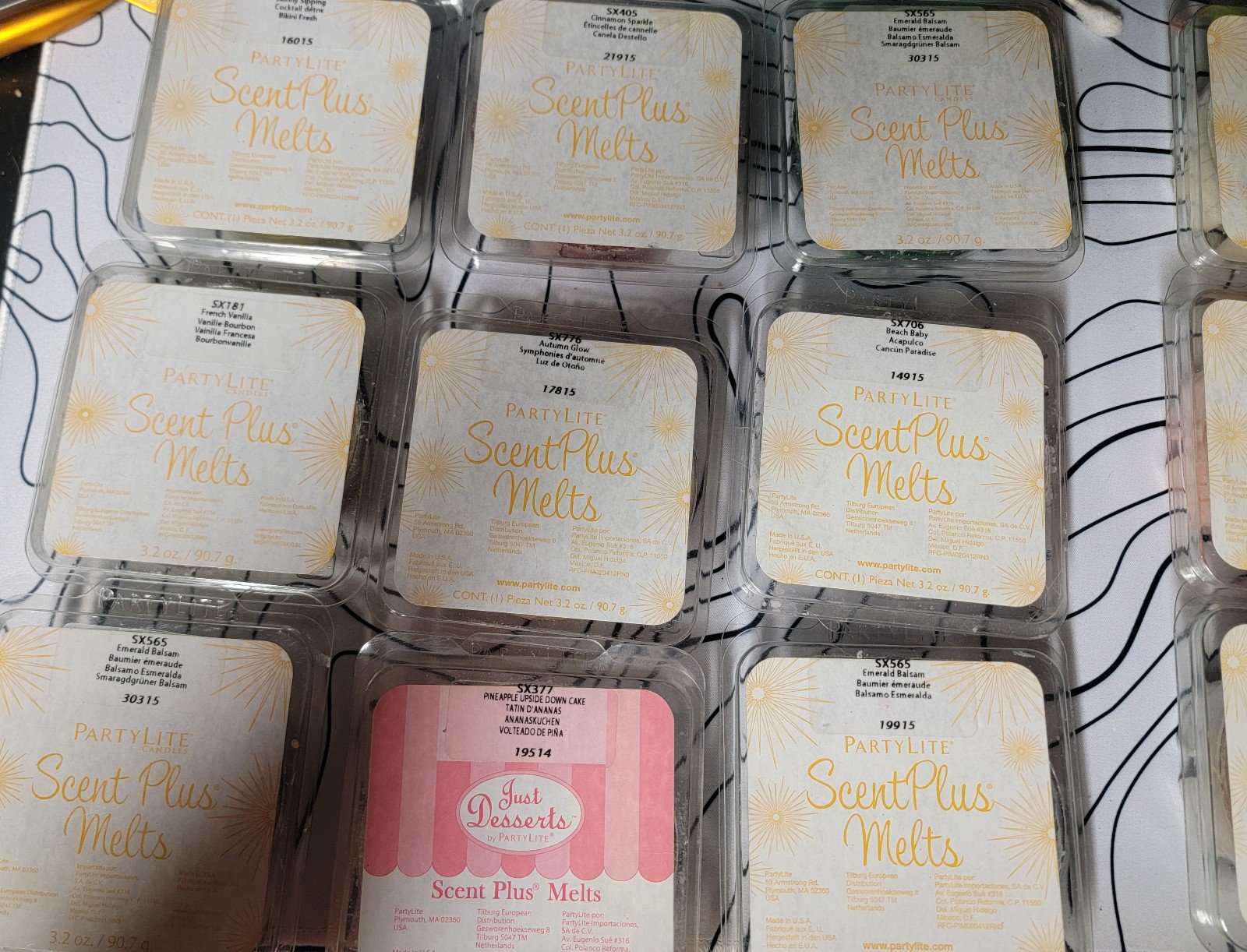 PARTYLITE Melts RETIRED scents Bundle - 19 pieces