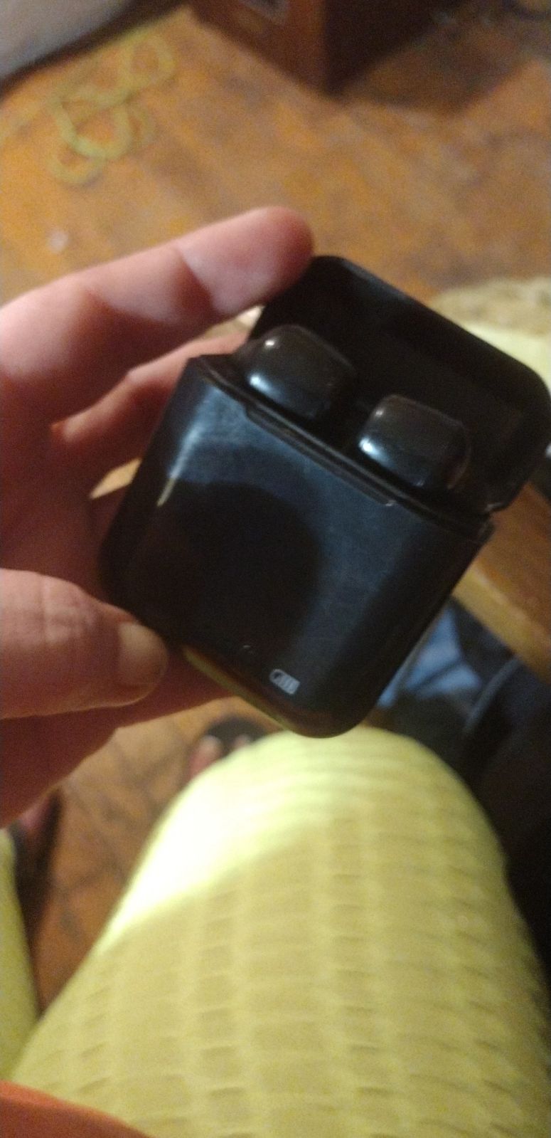 Earbuds Wireless Headphones in Black