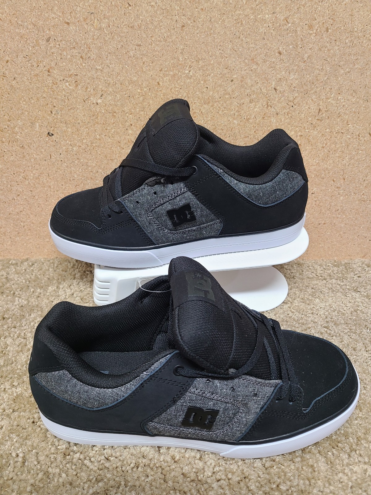 DC Shoes Men's Pure Black/Dark Slate Low Top Sneaker Shoes Size 11.5