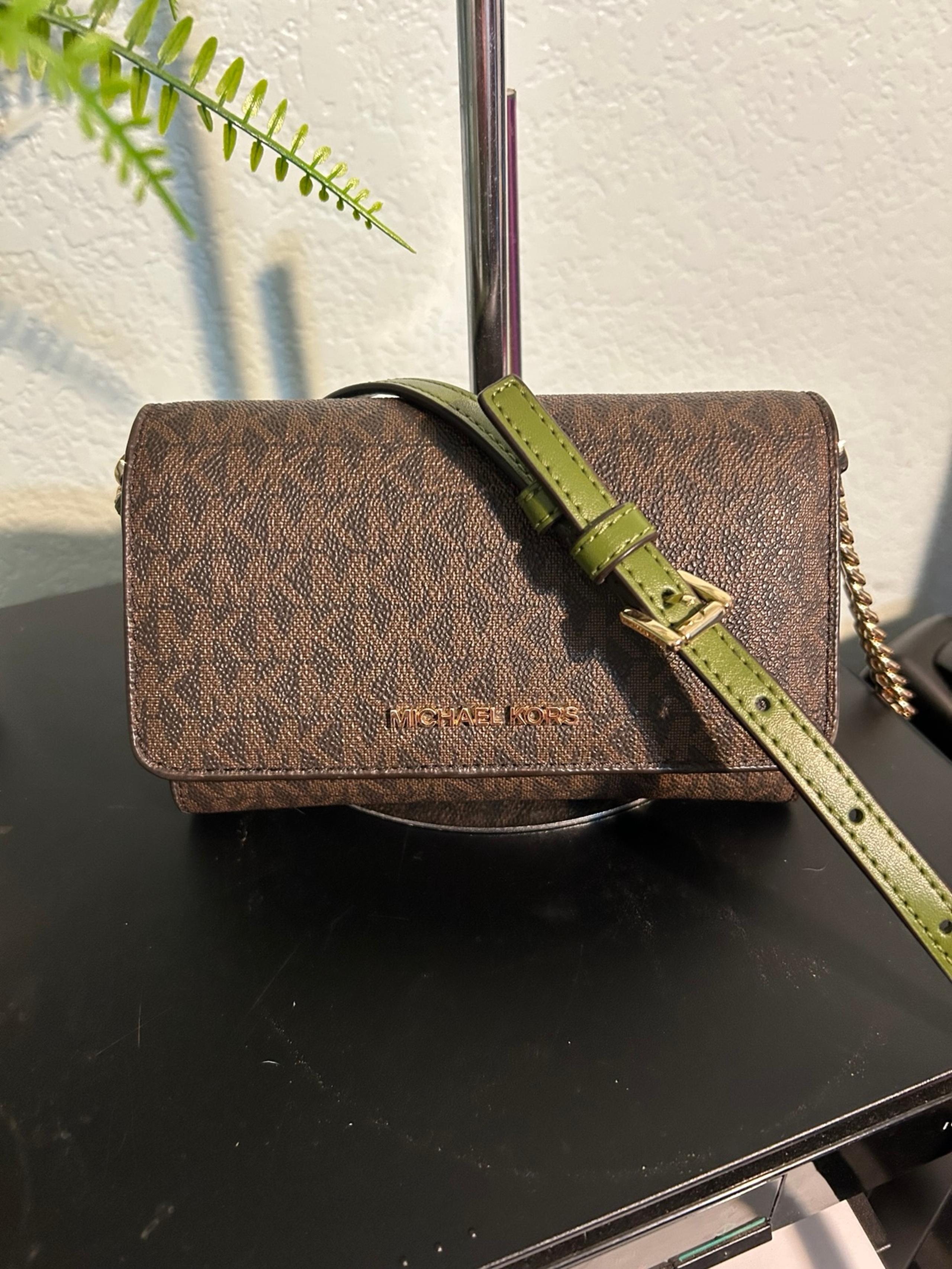 NWOT Michael Kors Jet Set Small Logo Smartphone Convertible Crossbody Bag