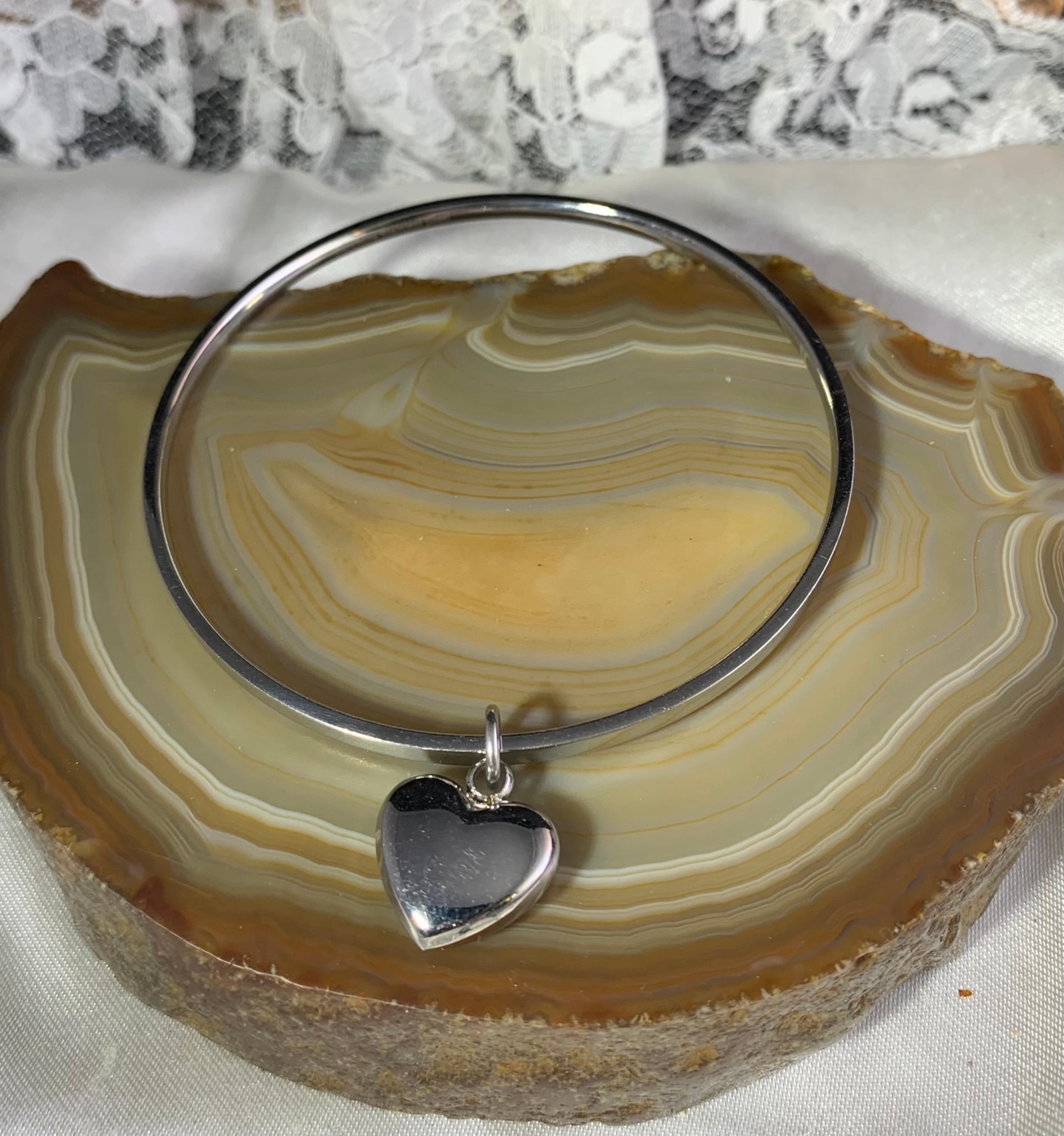STAINLESS STEEL HEART BANGLE BRACELET