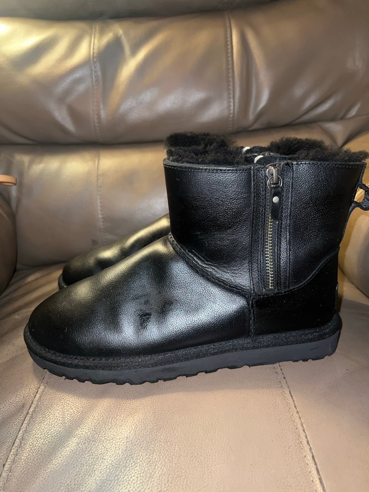 UGG Australia Leather ankle boots, Women’s size 9