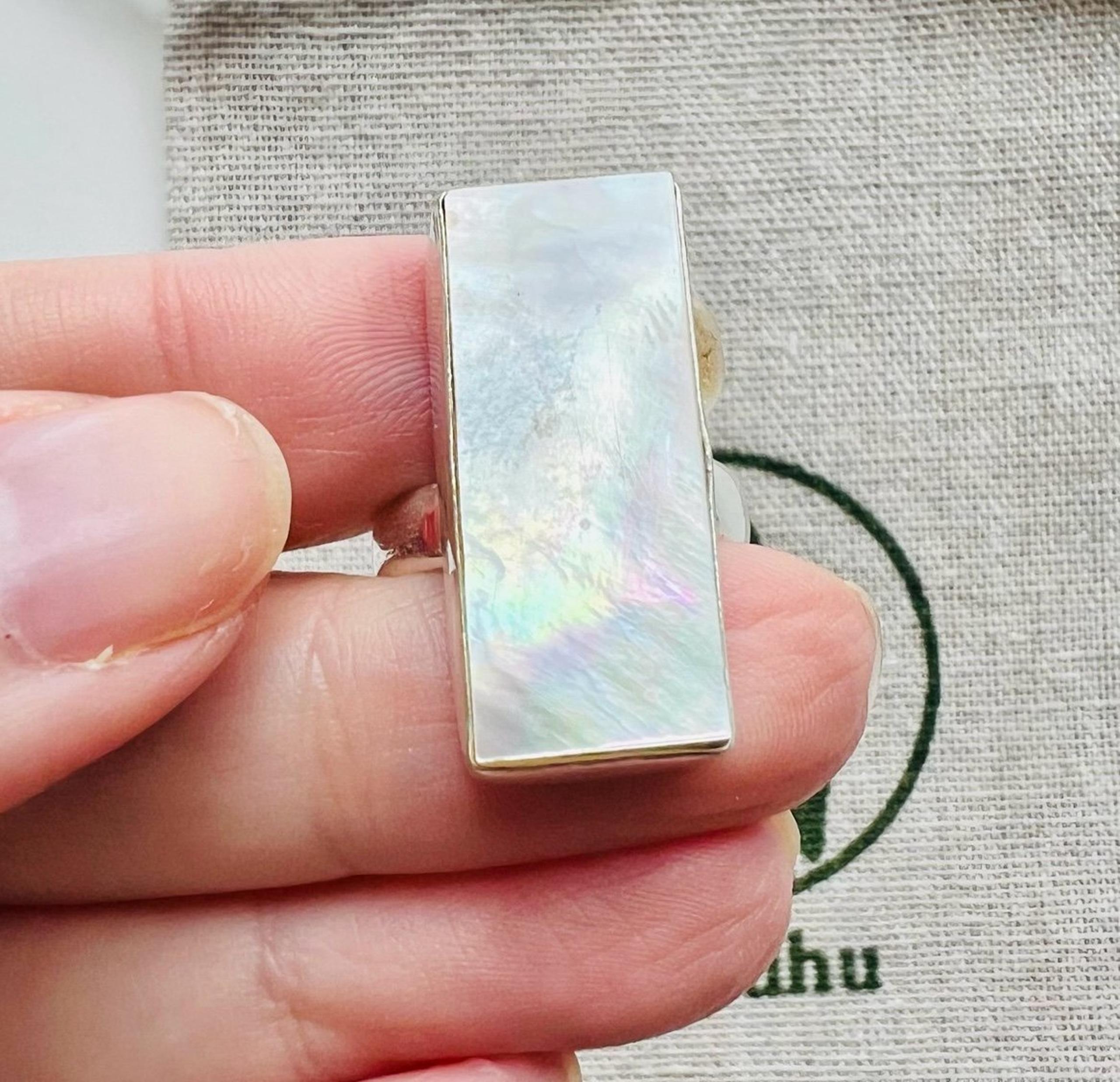 Mother of Pearl 925 Silver Ring Size 6.75