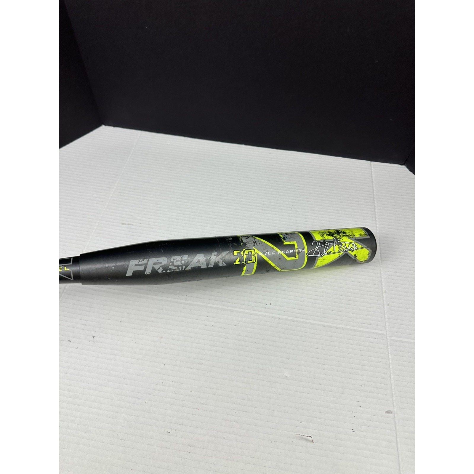 Miken Freak 23 Maxload MKP23U 34/27 USSSA ISA Composite Slowpitch Softball Bat