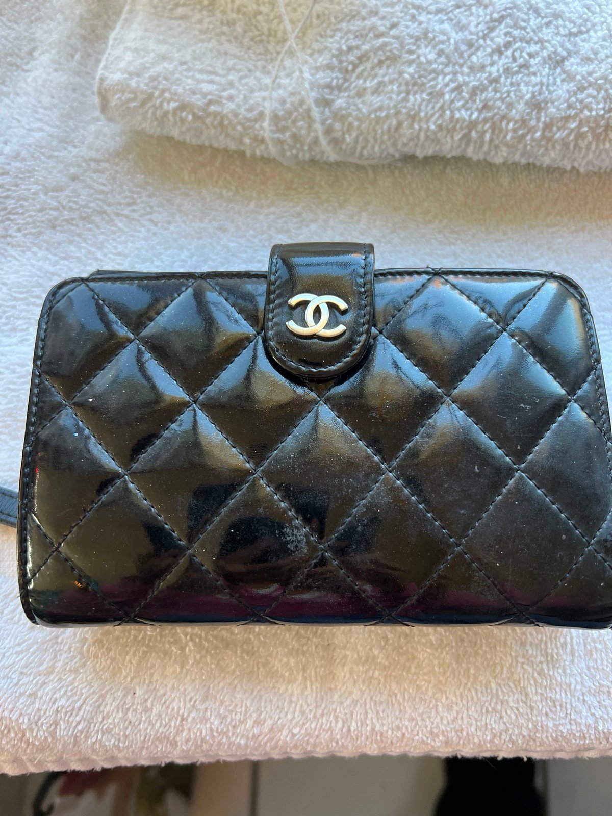 Auth CHANEL Matelasse Black Patent Leather Bifold Wallet
