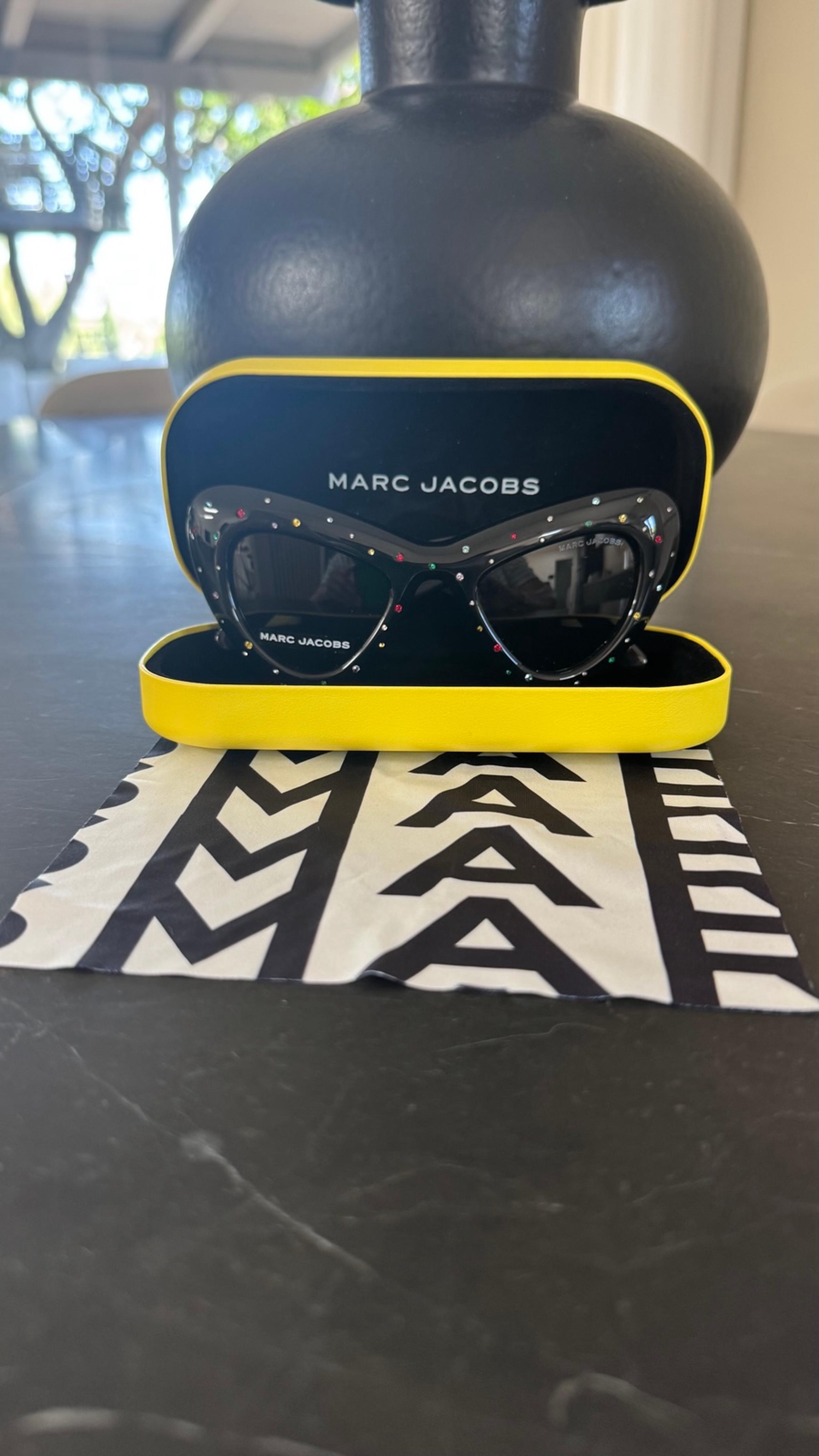 MARC JACOBS Cat Eye Sunglasses, 48mm, black frame.