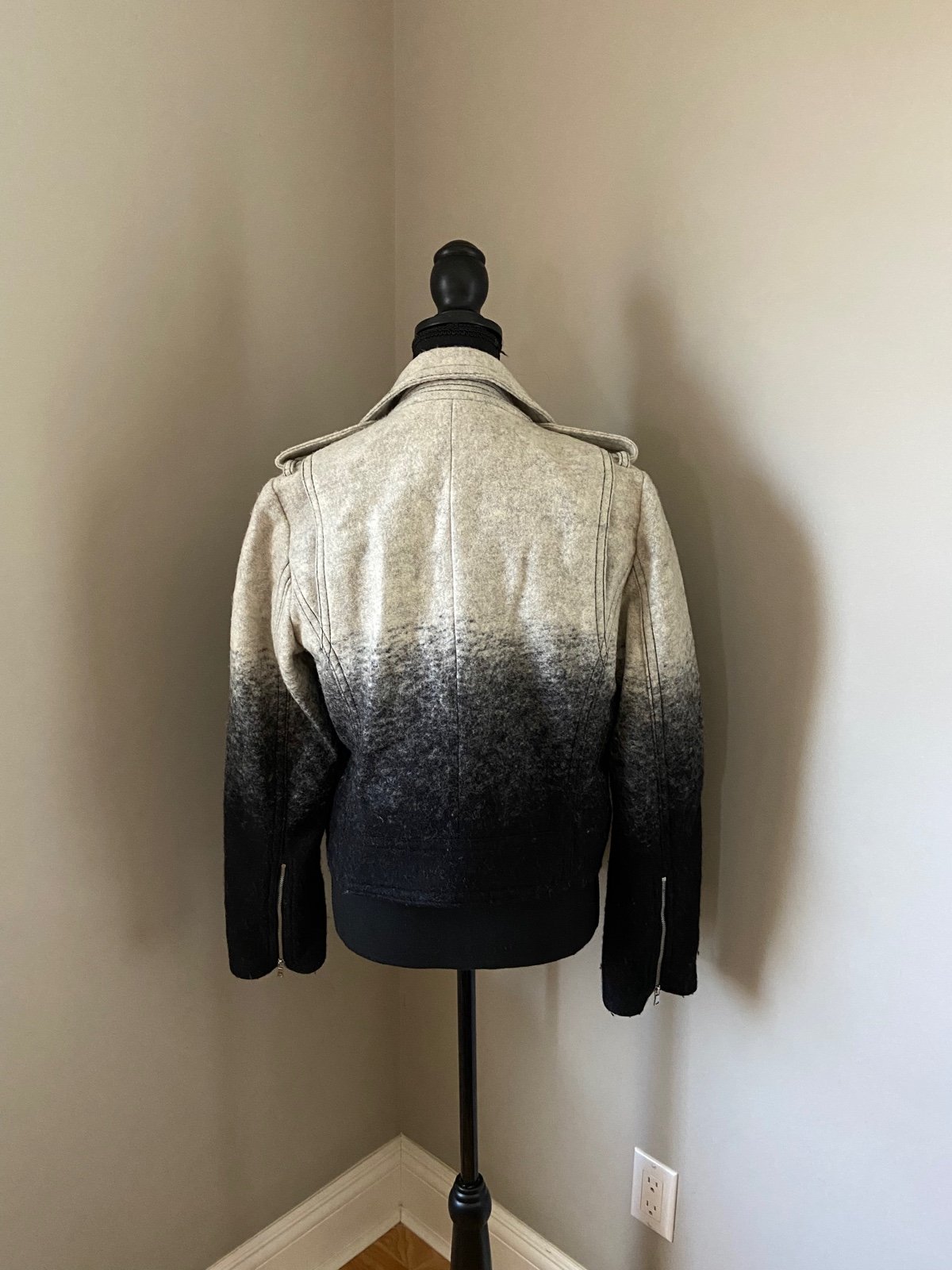 GAP jacket! Size M! Like new!