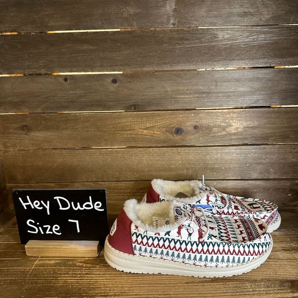 New NWT Womens Hey Dude Wendy Winter Sweater Holiday Lined Casual Shoes Size 7 M
