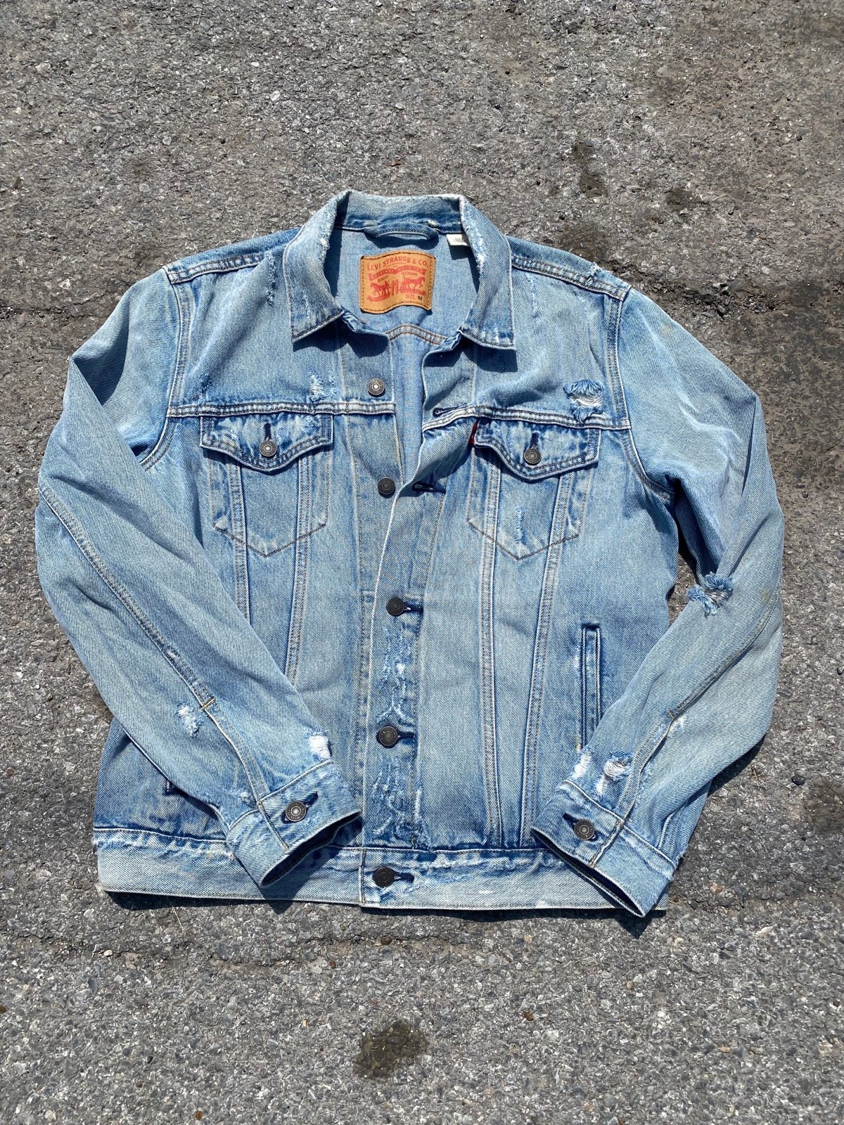 Levi’s Mens Regular Fit Distressed Jean Trucker Jacket - Size Medium