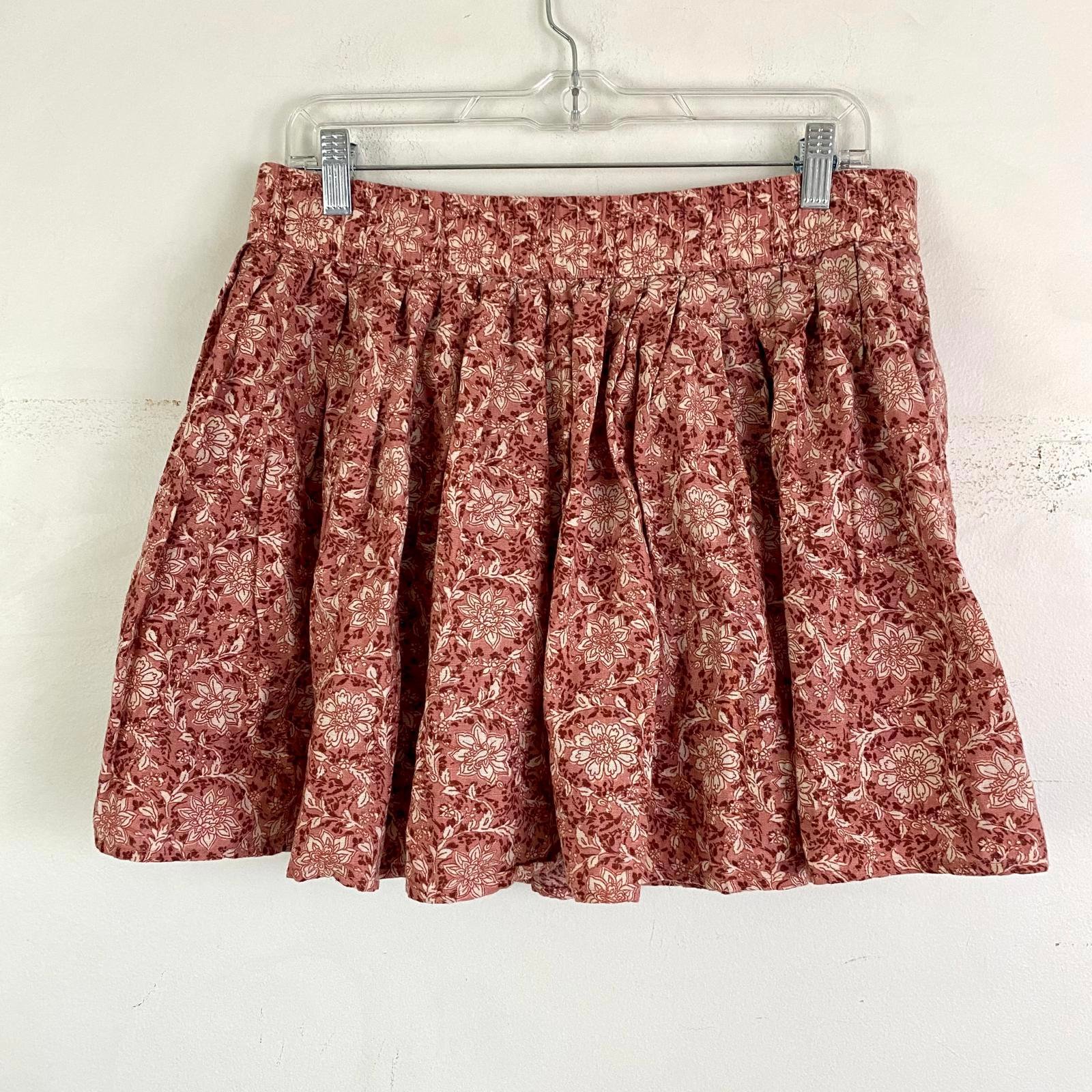 AMERICAN EAGLE dusty rose floral mini skirt