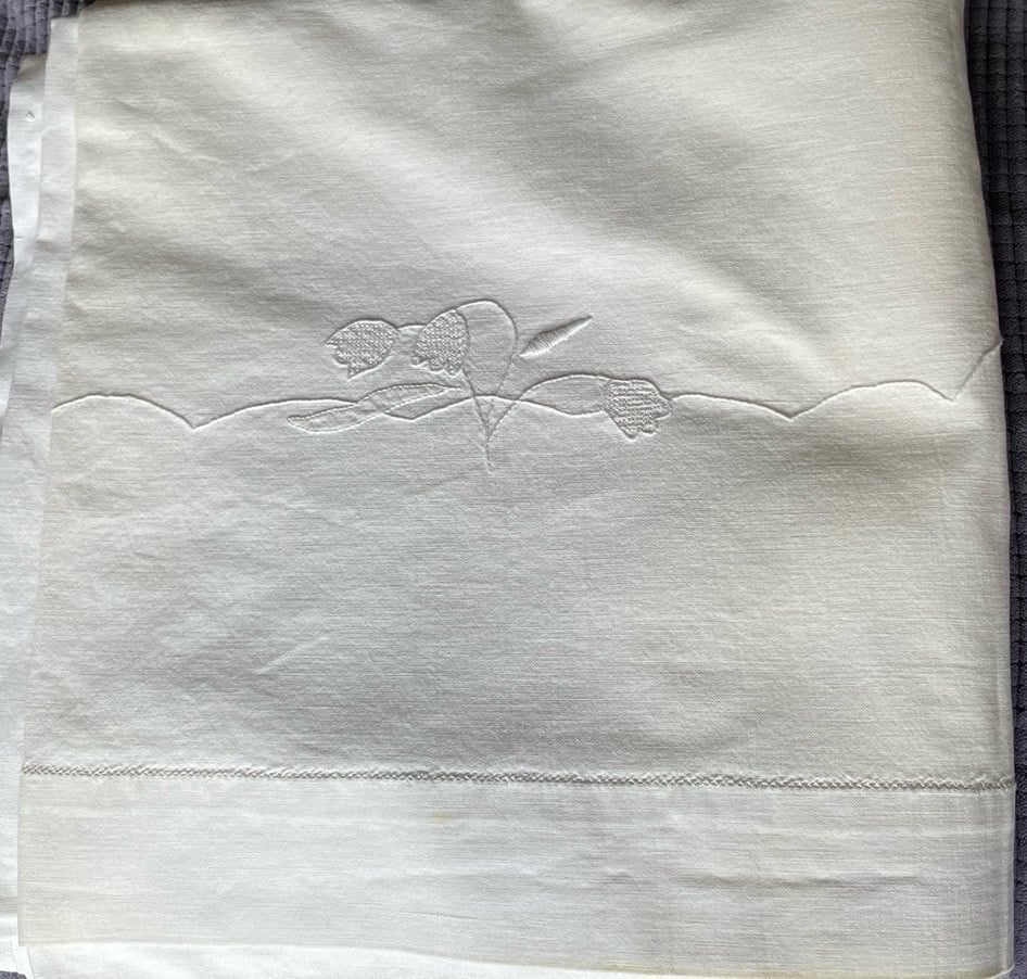 embroidered top sheet/ vintage / embroidered