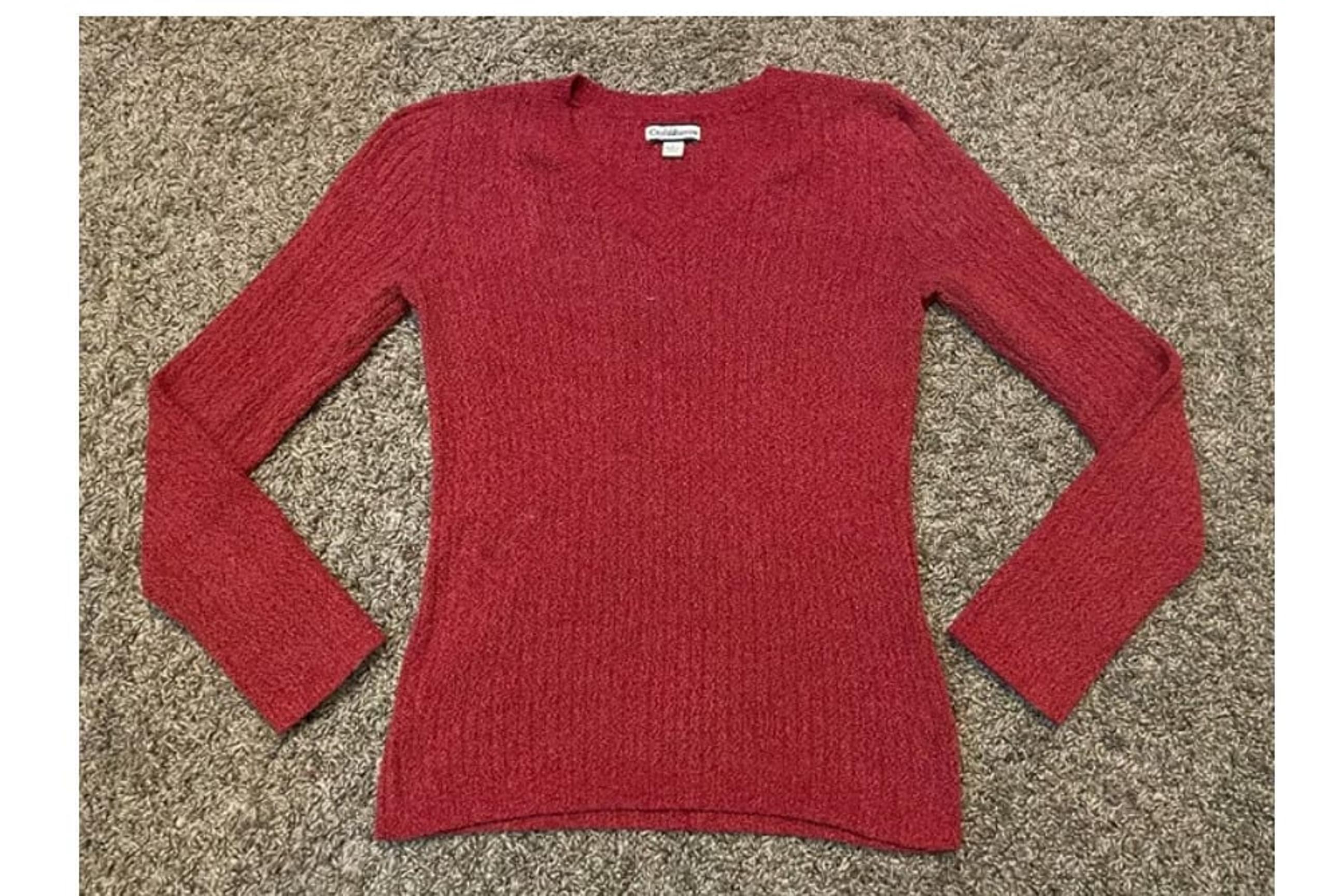 Women's Croft & Barrow sweater size Small soft nylon V-neck top