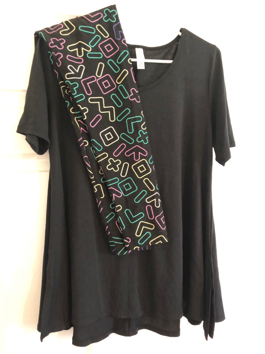 LuLaRoe Outfit, Perfect T And Leggings