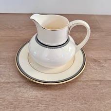 1987 Royal Doulton Olympia H5136 Creamer Pitcher Gravy Boat W/ Underplate - Vtg