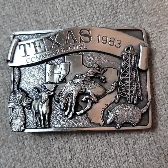 Texas commemorative 1983 belt buckle