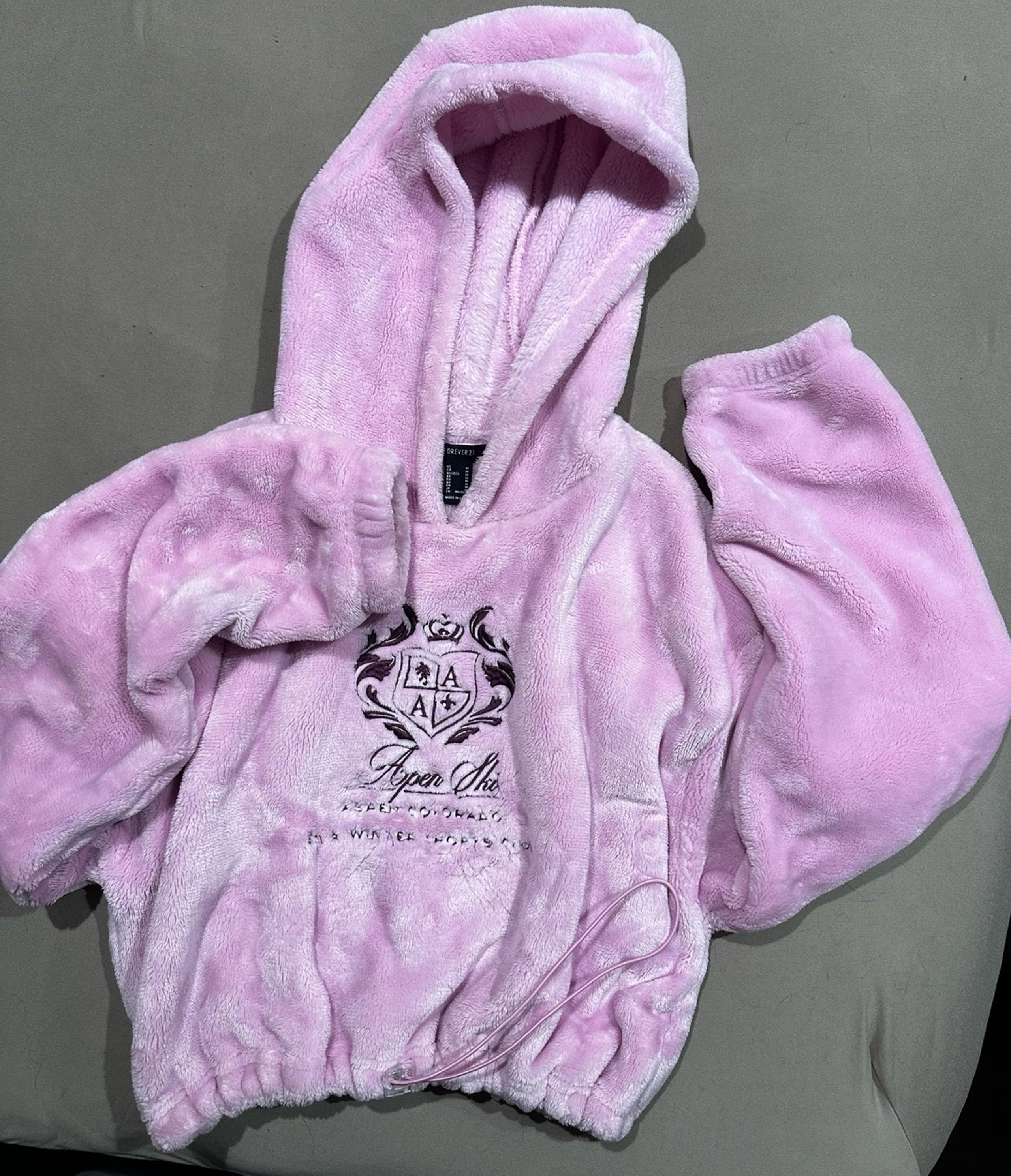 Pink plush hoodie cropped forever 21