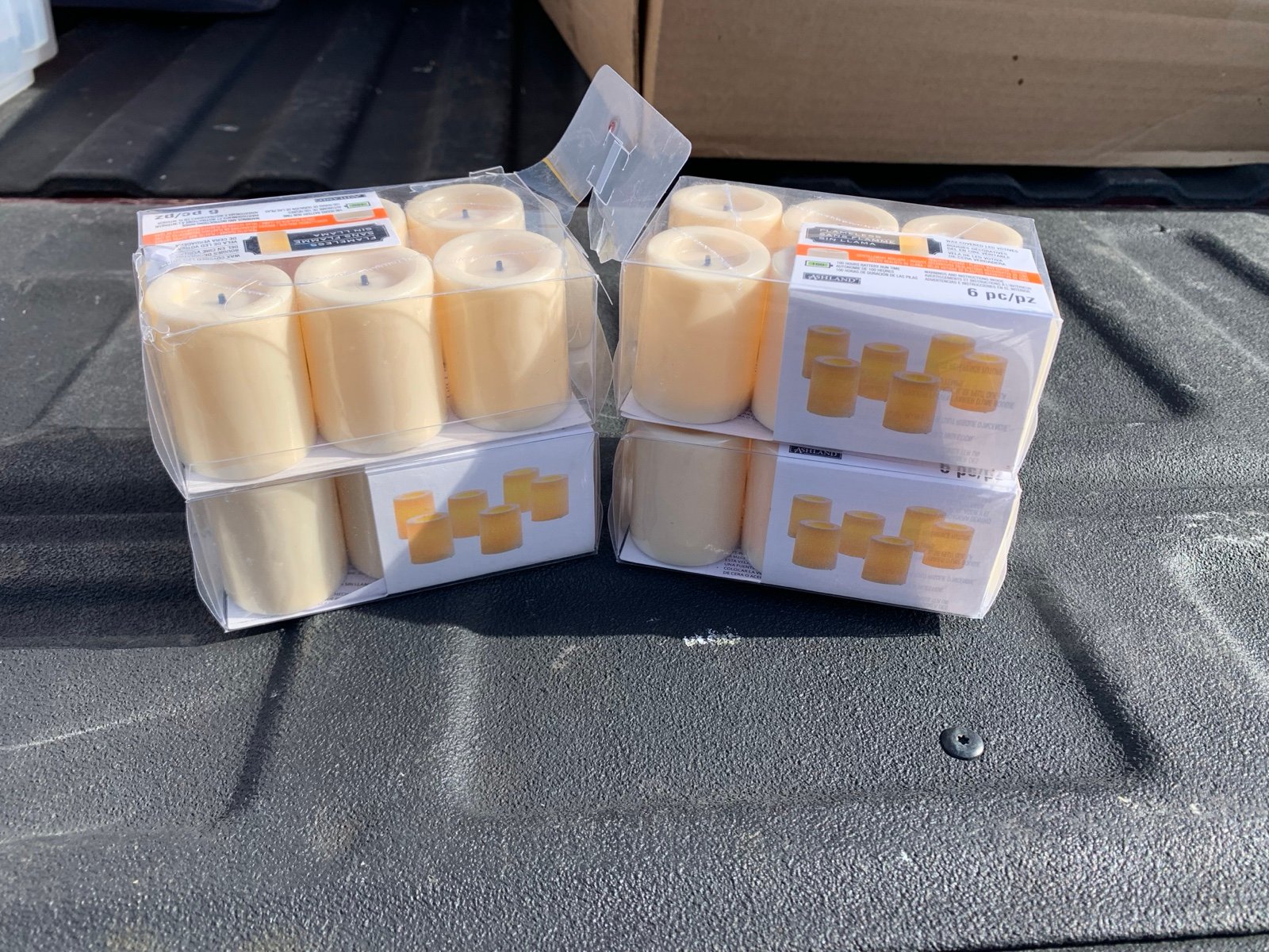 Flameless and Floating Candles, Candle Votives and Mini Lanterns