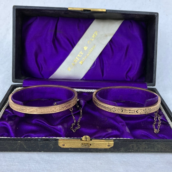 Taille D'epargne Black Enamel Victorian Hinge Cuff Bracelet Set with Box