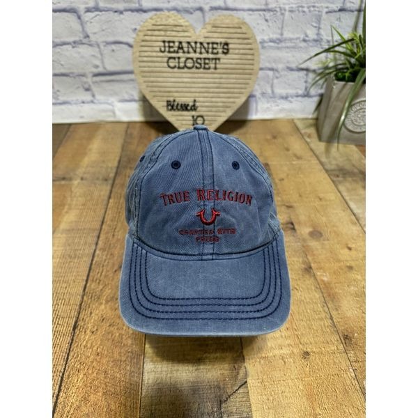 True religion hat cap Embroidery in red/maroon Pre owned good condition One s