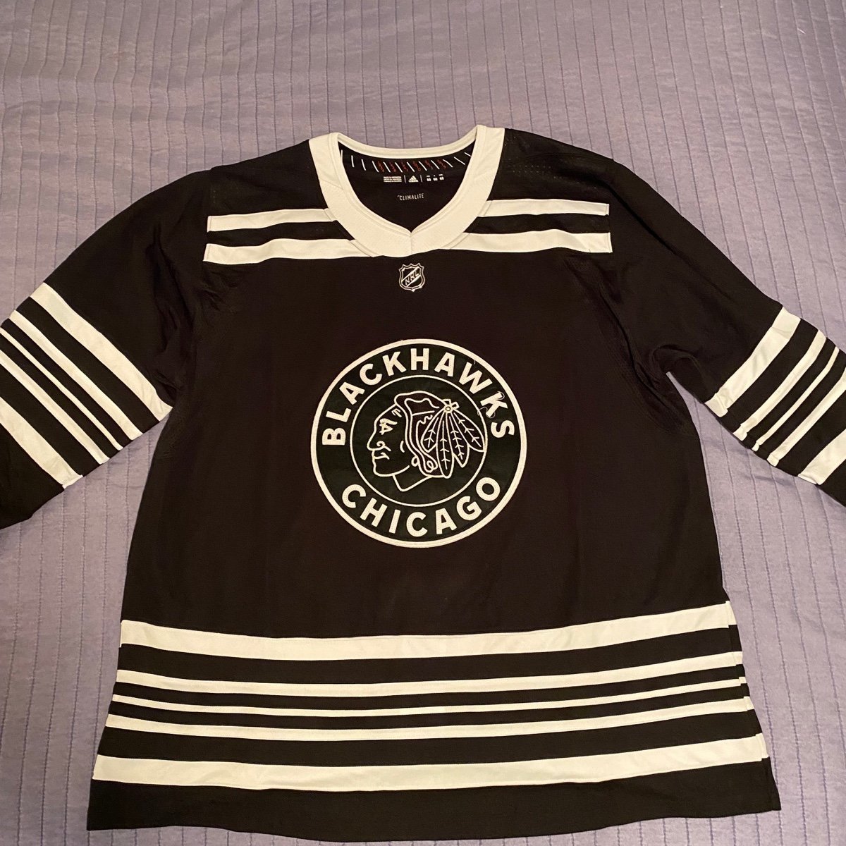 Chicago Blackhawks winter classic jersey sz 52 new with tags