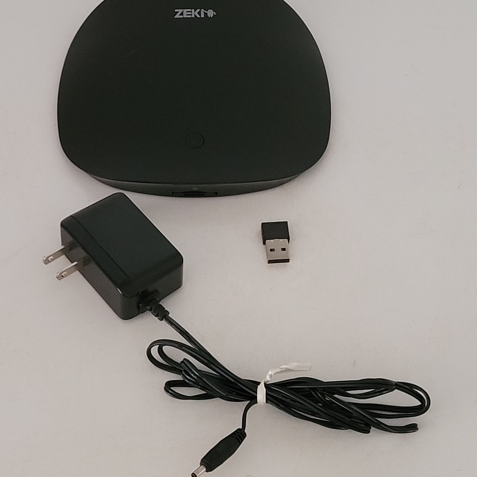 Rare ZEKI STREAMING BOX TAB803B W/Power Cord & Dongle HD Movies/Music/Games/Apps