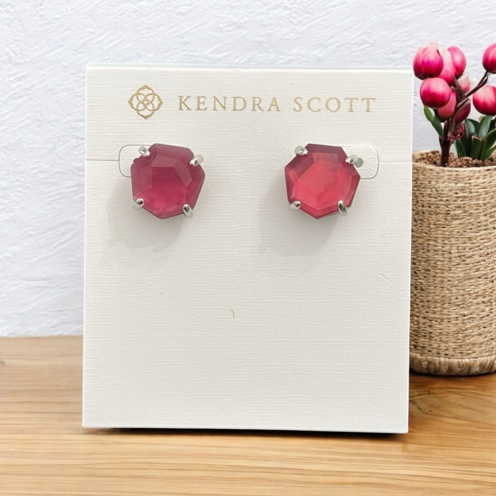 NWT! Kendra Scott Ryan Silver Stud Earrings In Berry Illusion