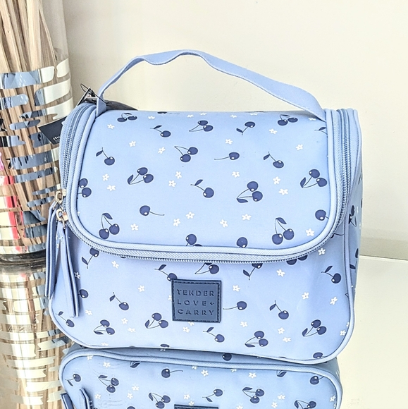 NWT Tender Love + Carry Gambit Toiletry Weekender Bag RARE