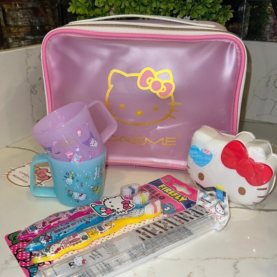 Hello kitty x Creame shop travel cosmetic case set