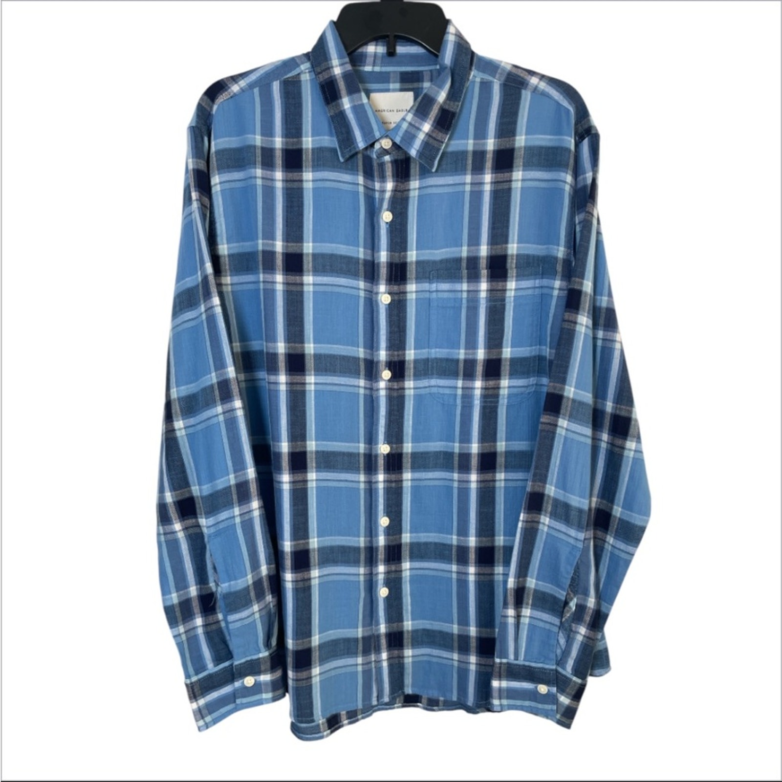 AE Men’s Everyday Blue Plaid Casual Button-Up Shirt size Large Super soft