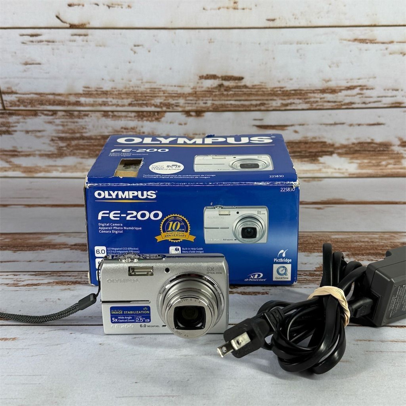 Olympus FE-200 6MP Silver Digital Camera 5x Zoom 2.5 LCD Display