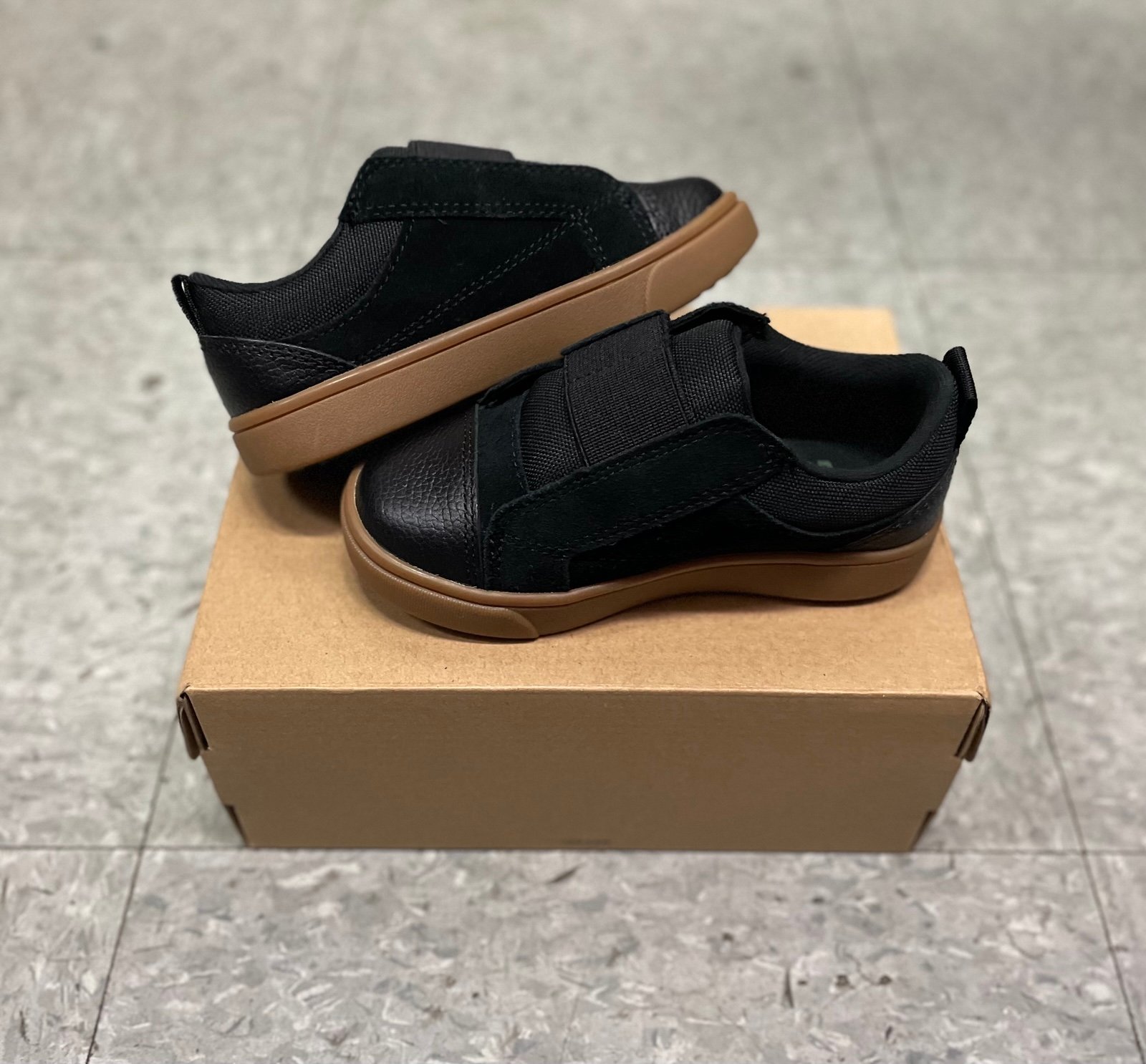 Ugg Toddler Rennon shoes -new