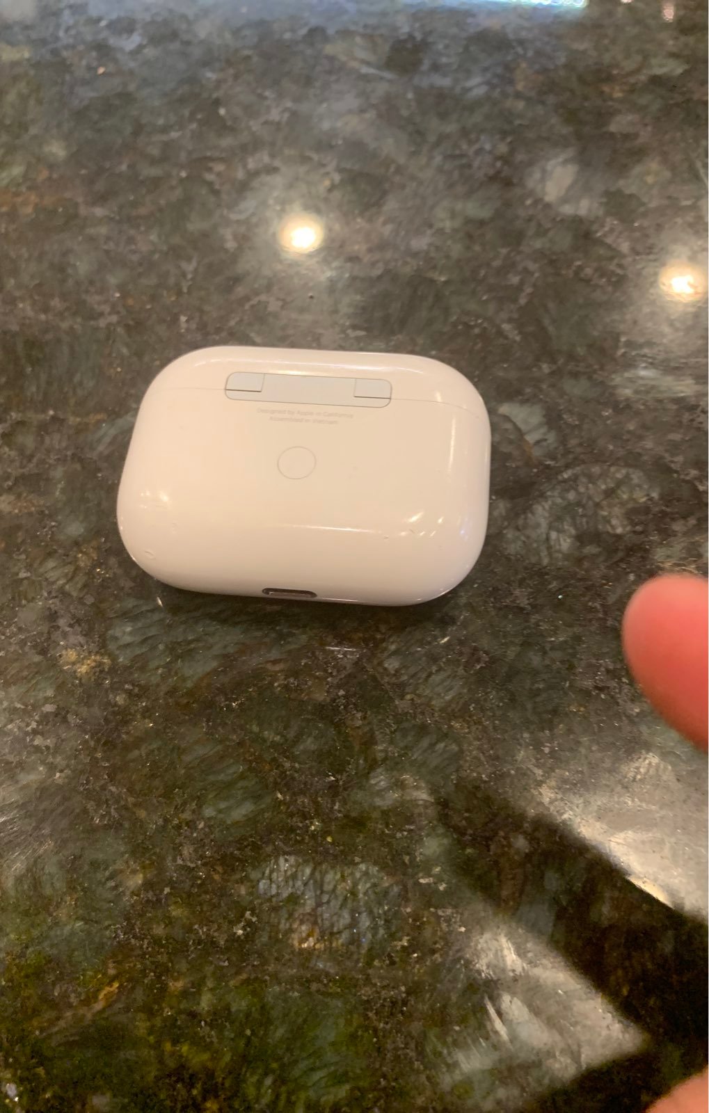 Apple AirPods Charging Case