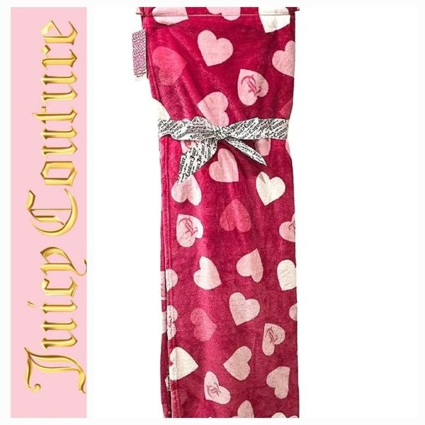 Juicy Couture Home JC Heart Logo Plush Printed Twin Throw Blanket