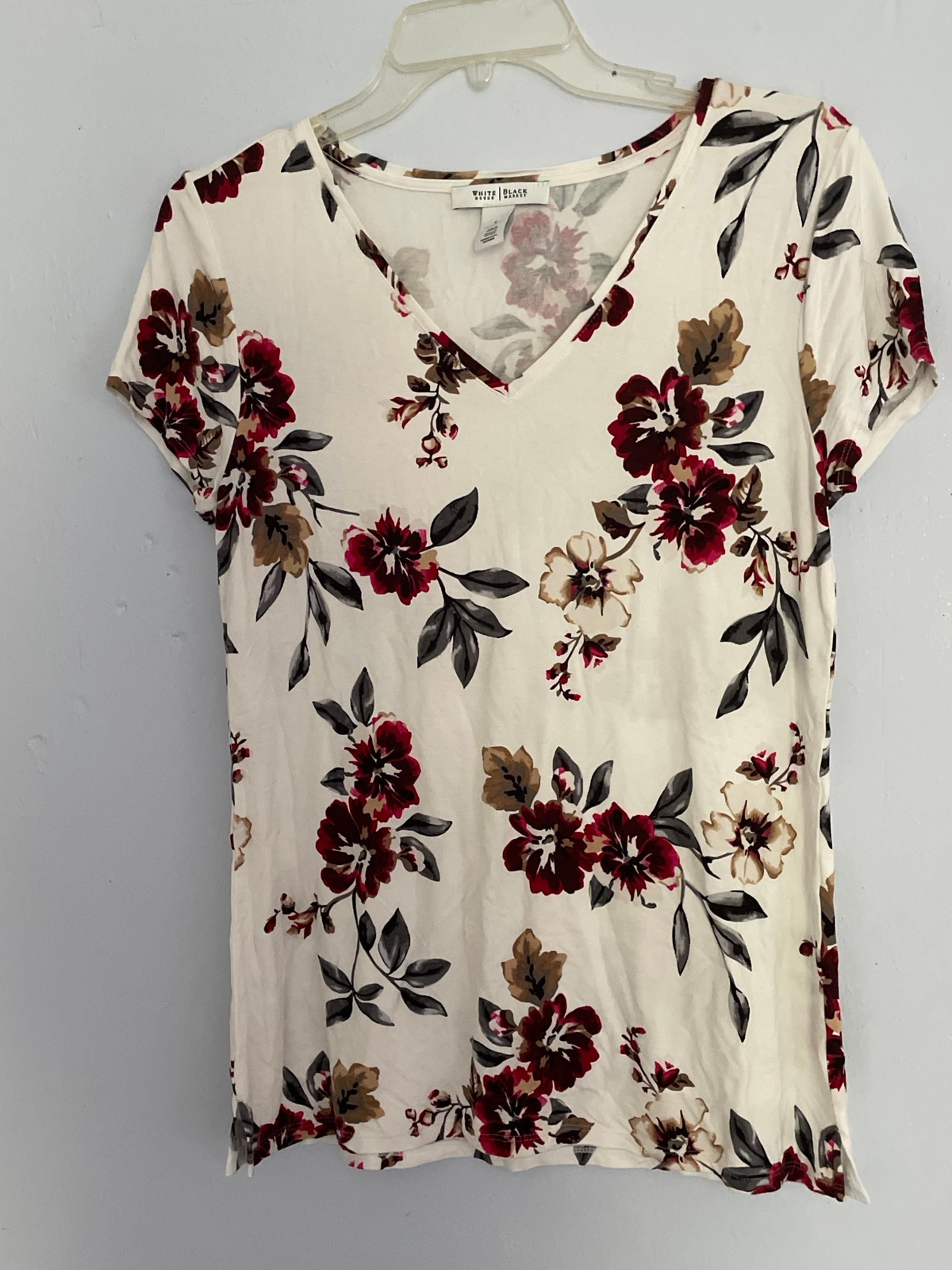 White House Black Market WHBM White w Red Flowers Shirt Floral Top Blouse Gray