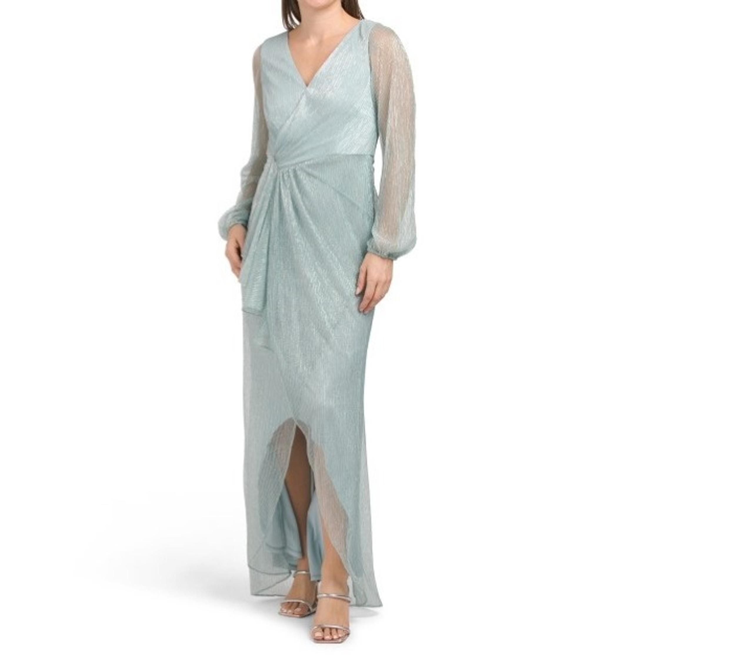 ADRIANNA PAPELL  Long Sleeve Metallic Mesh Gown With Drape Detail.  Size 6