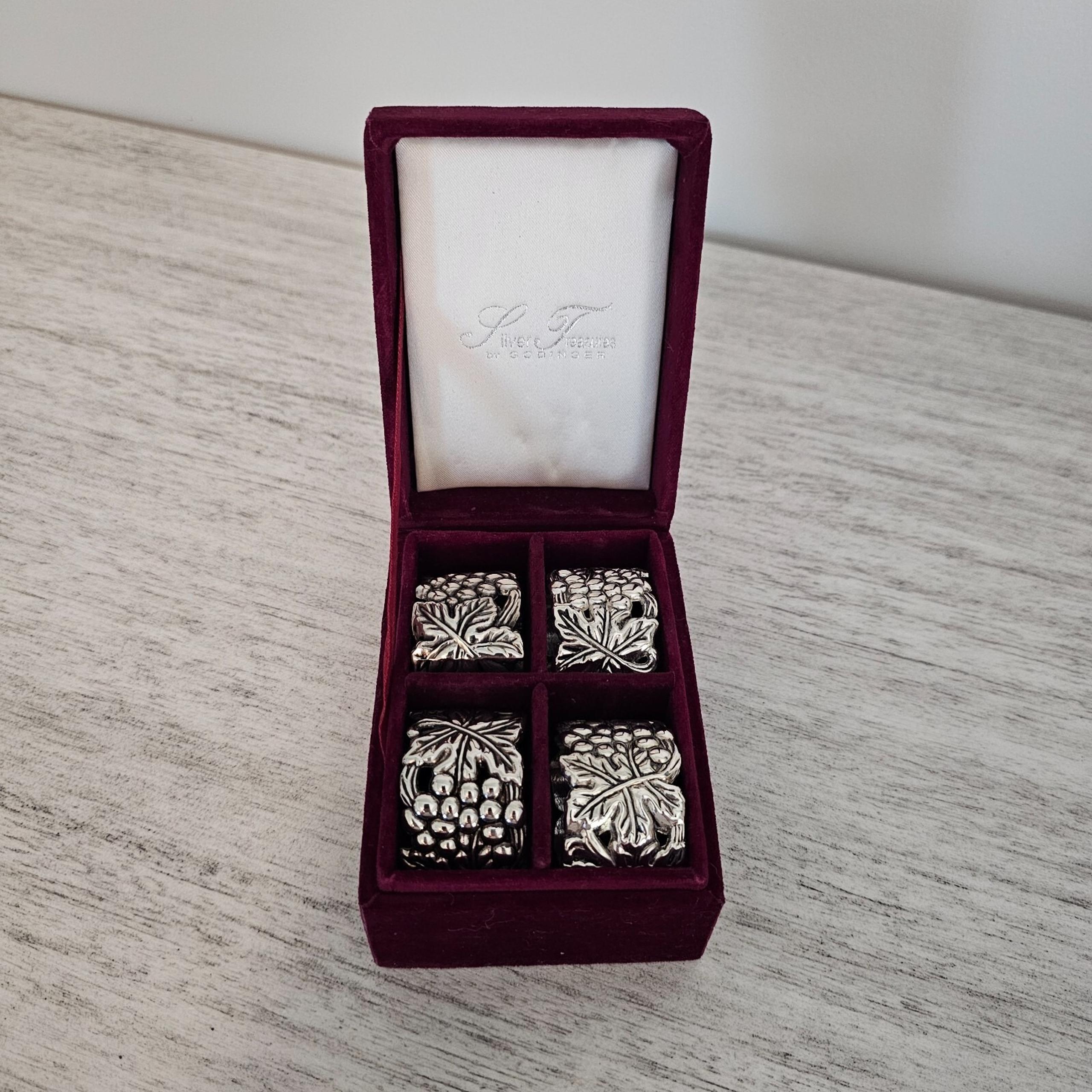 GODINGER Vtg Silver Treasures-Set of 4 Napkin Rings Grape Leaf Design Velvet Box