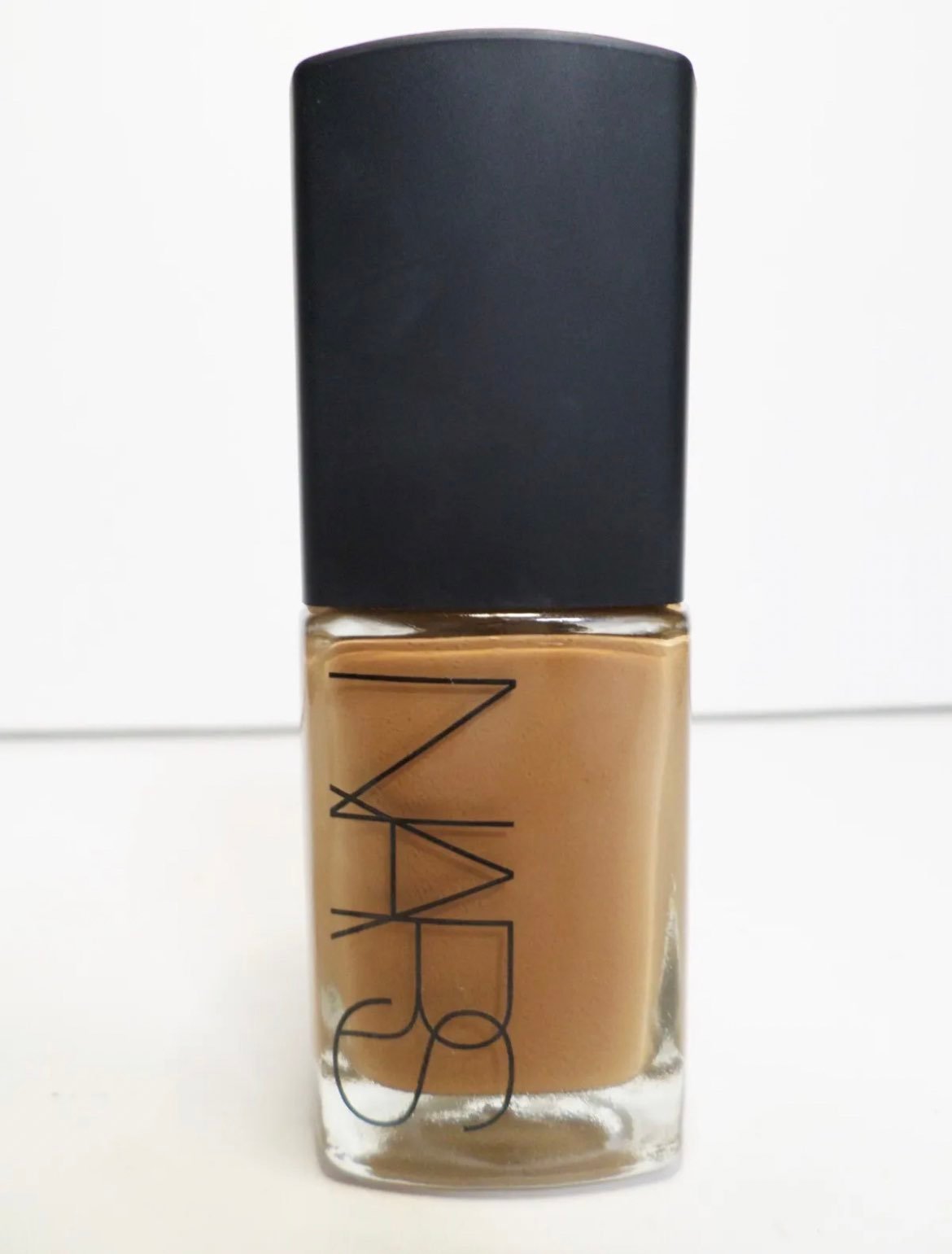 NARS Sheer Glow Foundation, Med/ Dark 4 Macao 1 oz NWOB