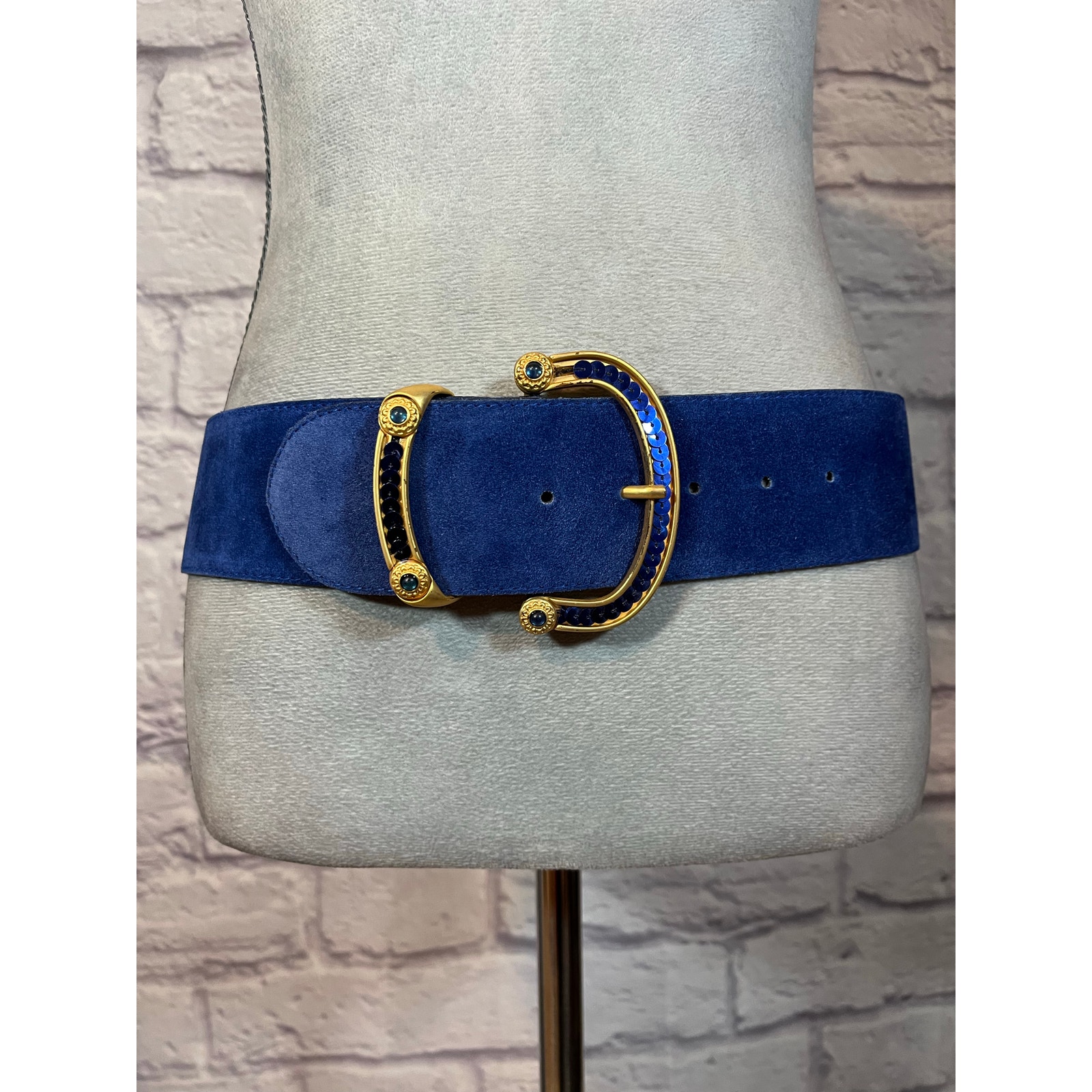 Vintage Express Campagnie International blue suede belt