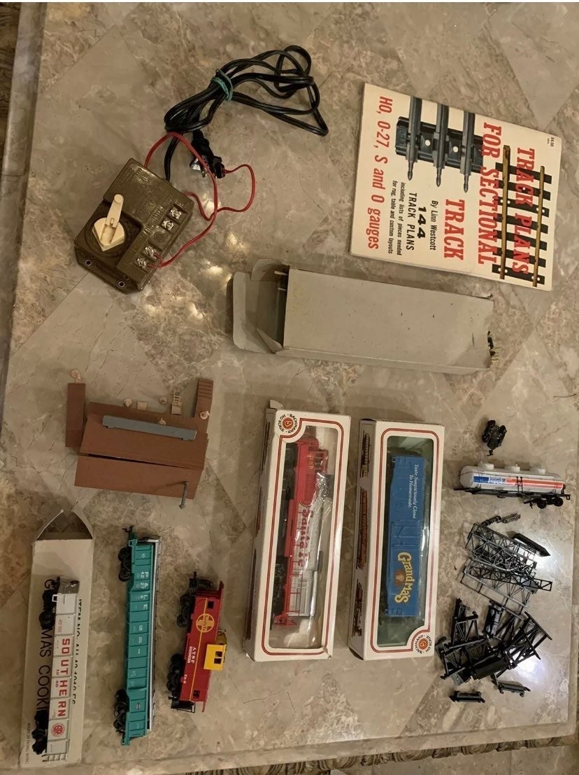 Bachmann Trains Vintage 1980s HO Scale Train Set With Tracks