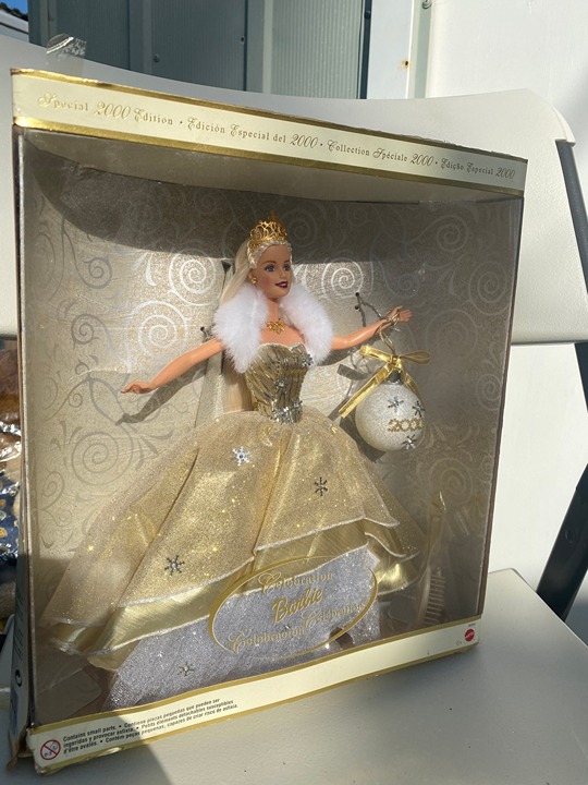 Celebration Barbie 2000 with Ornament Mattel