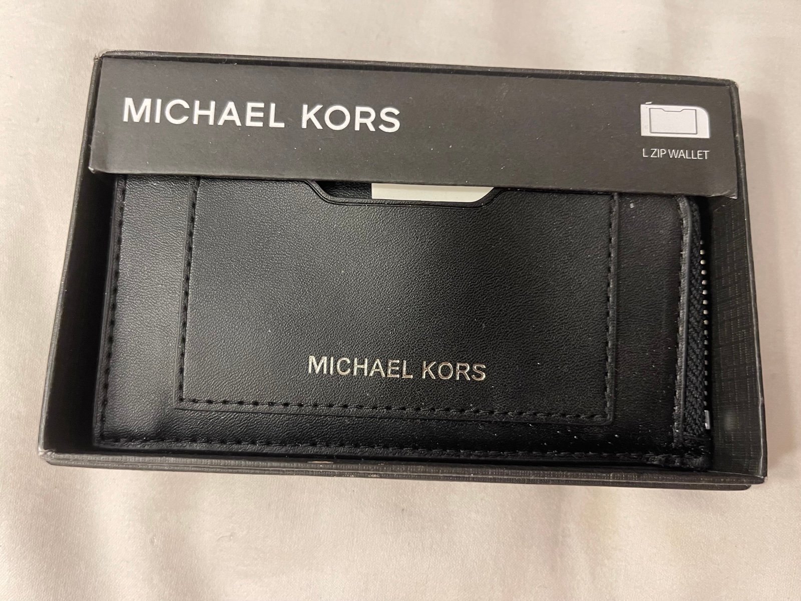 Michael Kors L Zip Wallet - Black