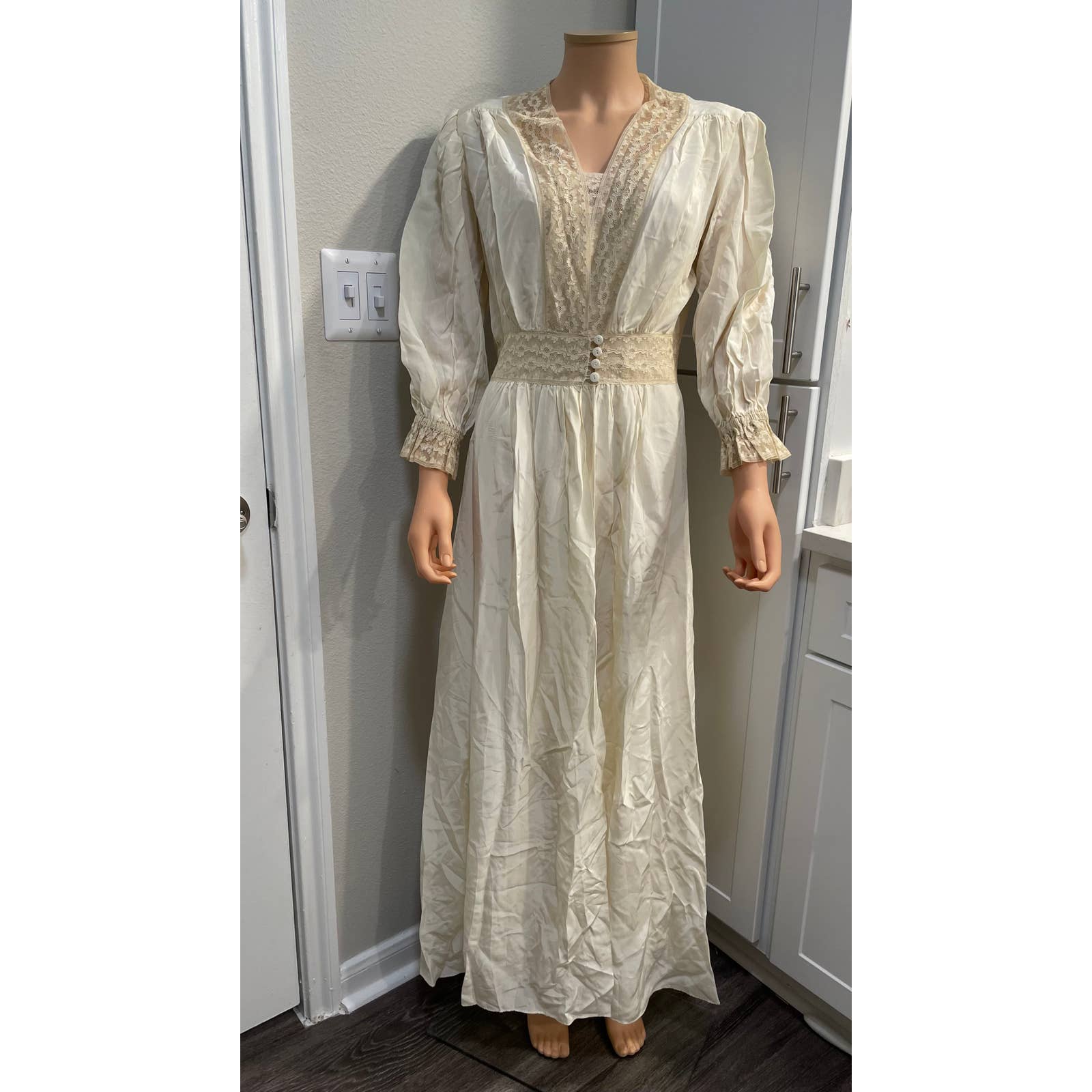 1950s TAILORED BY RADCLIFFE IVORY BOHO PEIGNOIR LONG NIGHTGOWN ROBE SET
