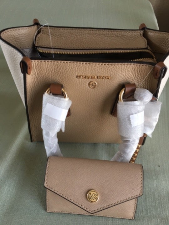clutch purse