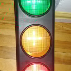 Radio Shack LIGHTED TRAFFIC LIGHT (Flashes) MAN CAVE, GARAGE, Tool Shop.