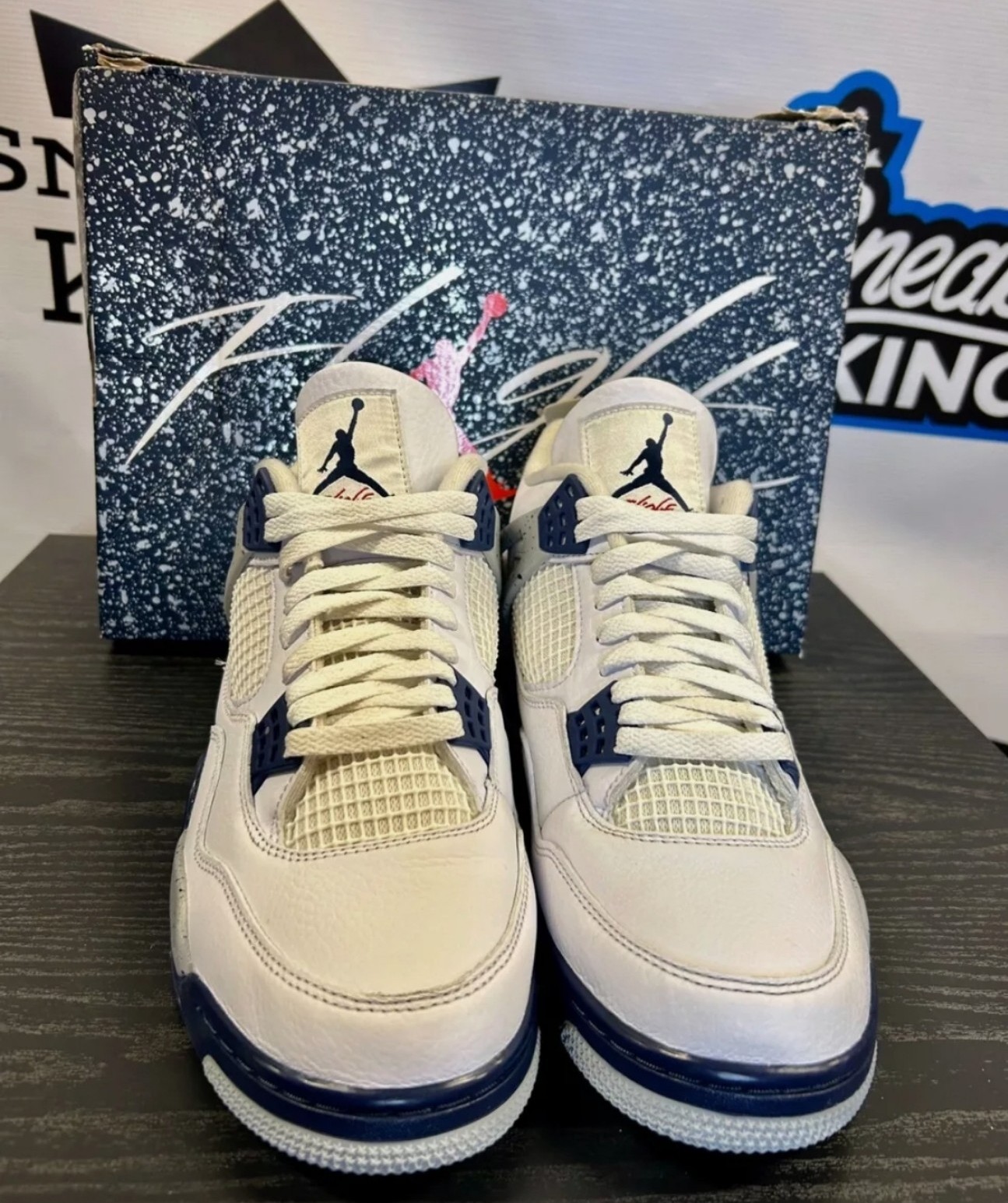 Midnight navy Jordan 4s