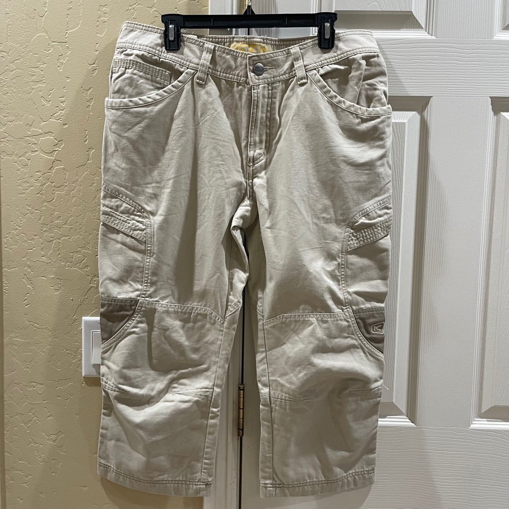 Keen women’s plus size.Newport Capri Size 14 Beige Cargo Pants new with tags