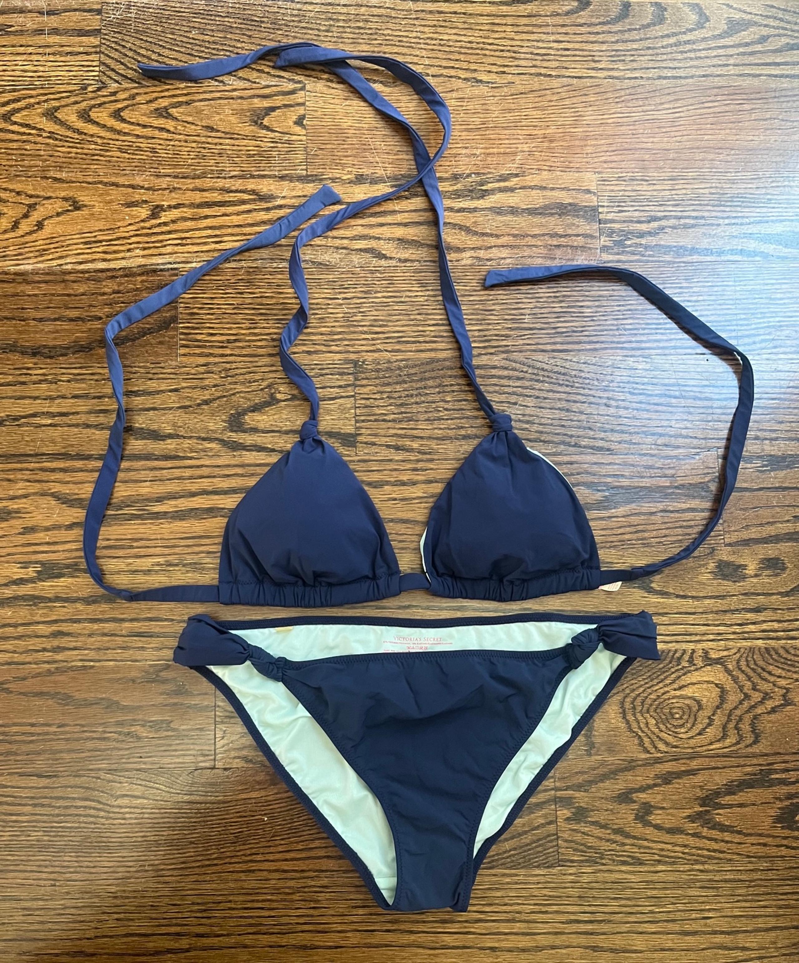 Victoria’s Secret Bikini and top swimwear size M navy knits details
